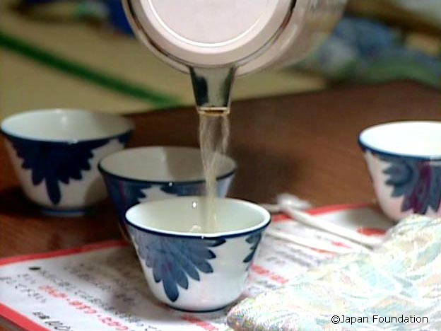 「茶にする」(ちゃにする)の意味 | 【今さら聞けない】〝お茶を濁す〟ってどんな意味!? – LZCCO